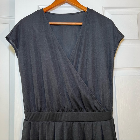 NWT Halara V-Neck Romper, Elastic Waist, Pleated, Waffle Fabric - Picture 2 of 6